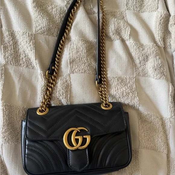 Gucci Black Quilted Leather Shoulder Bag with Gold Chain - Picture 2 of 3